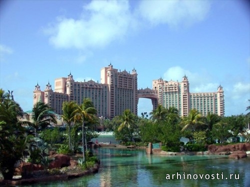 Пожар в отеле Атлантис(Atlantis) на островах Пальма Джумейра(The Palm Jumeirah).