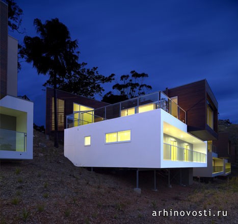 Тони Оуэн ЭнДиЭм Аркитектс (Tony Owen NDM Architects) построили поселок из 15-ти экокабин. Бундин, Австралия.