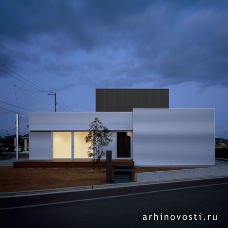 Айсолейшн Юнит (Isolation Unit) построили новый дом. Осака, Япония.