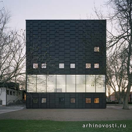 Там + Вайдгард Хэнссон (Tham + Videgard Hansson Arkitekter) построили здание музея современного искусства (Kalmar Museum of Modern Art). Калмар, Швеция.