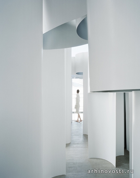 В Галерее Дизель Деним Аойяма (Diesel Denim Gallery Aoyama) в Токио дизайнеры из Кейко + Манабу (Keiko + Manabu) создали инсталляцию Форма Сердца (Heart of Shapes).