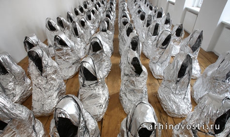 Новое шоу Чарльза Саатчи (Charles Saatchi) в галерее Саатчи (Saatchi Gallery) открыло для широкой публики Новое искусство Среднего Востока (New Art from the Middle East). Лондон, Англия.