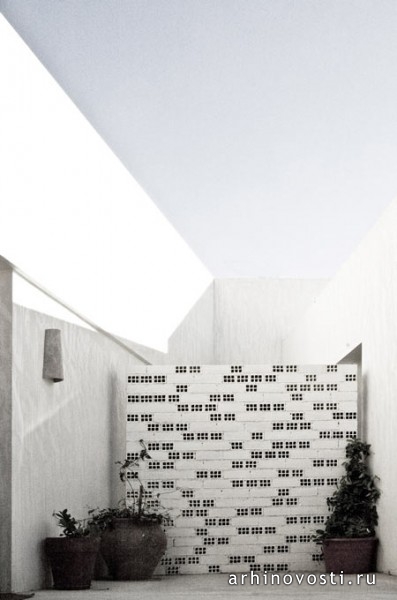 Новый жилой дом от Энесис Аркитектура (Eneseis Arquitectura).