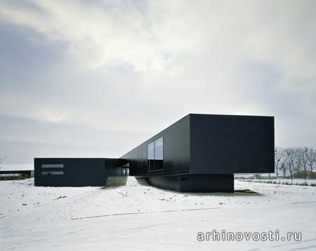 ЛАН Аркитекче (LAN Architecture) построили новый офис для Маршезини (Marchesini). Париж, Франция.