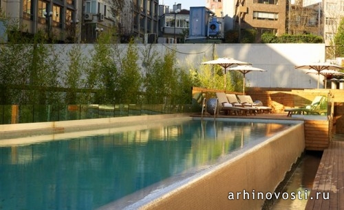 Парк Хаятт (Park Hyatt Maçka Palace), бассейн на крыше.