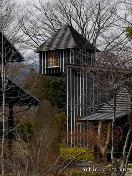 "Угольный дом" (Yakisugi House / Charcoal House), архитектор Терунобу Фуджимори (Terunobu Fujimori).