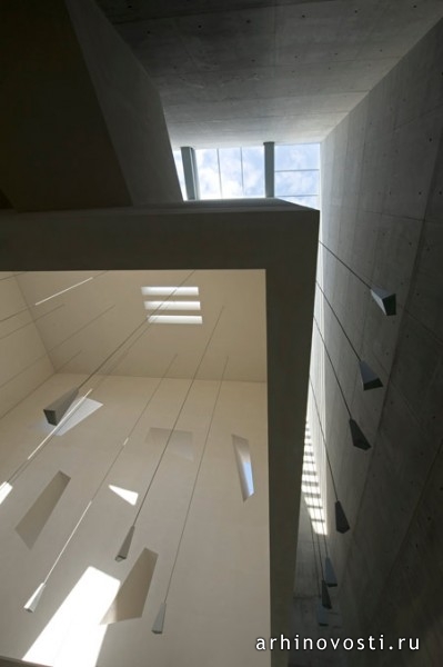 Массимилиано и Дориана Фуксас Аркитектс (Massimiliano and Doriana Fuksas Architect), церковь в Италии. 