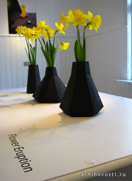 Йон Бьорнссон (Jón Björnsson), коллекция ваз "Извержение цветов" (Flower Eruption).