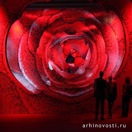 Ретроспектива дизайна мебели в инсталляции Фабио Новембре (Fabio Novembre). Милан, Италия.