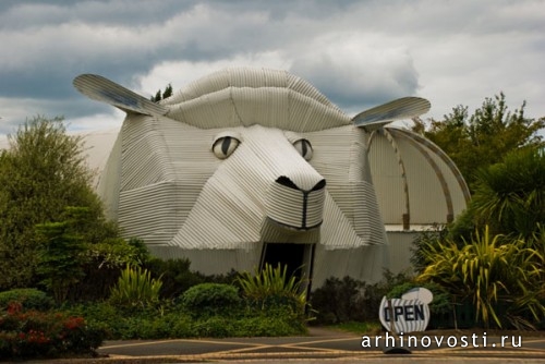 Дом-овца (The sheep building), Тирау, Вайкато, Новая Зеландия.