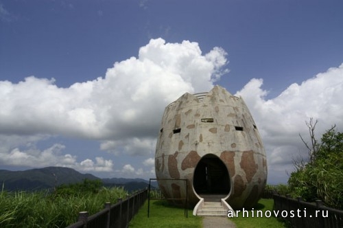Яйцо (Wonder egg), Остров Ишигакийма (Ishigakijima Island), Окинава, Япония.