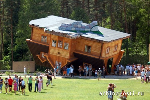 Перевернутый дом (Upside Down House), Жимбарк (Szymbark), Польша.