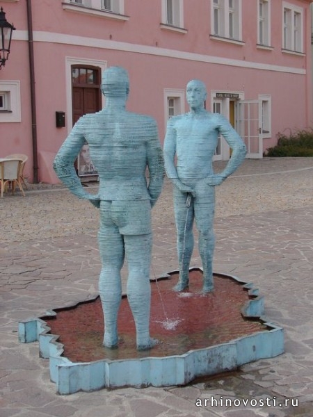 Писающие парни (Two peeing guys), Прага, Чешская республика.