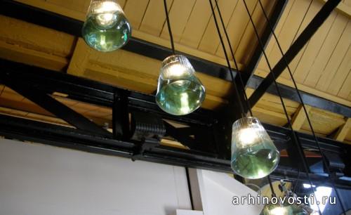 Том Диксон (Tom Dixon), прессованное стекло.