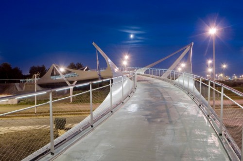 Пешеходный мост в городе Кнокке (Knokke Footbridge), автор проекта Ней и Партнерс (Ney & Partners), Бельгия.