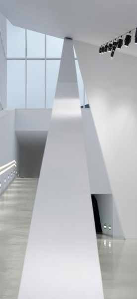 БТЕК (BTEK), международный центр технологий, проект архитектурного бюро ЭйСиИксТи (ACXT).