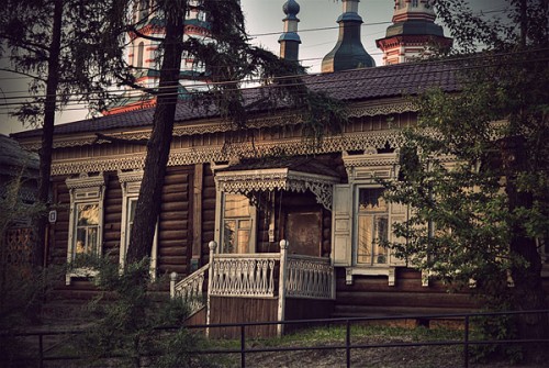 Сибирские деревянные дома. Иркутская область, Россия. Сибирские деревянные дома. Иркутская область, Россия.