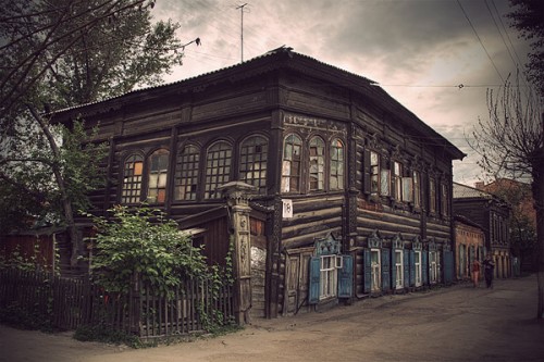 Сибирские деревянные дома. Иркутская область, Россия.