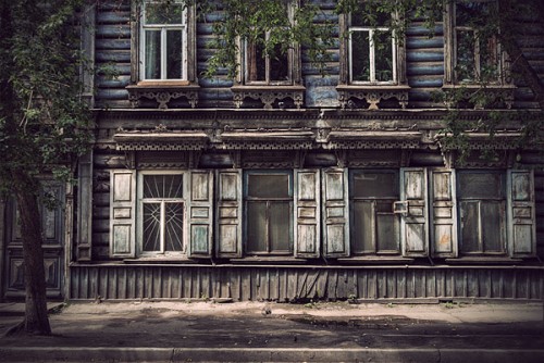 Сибирские деревянные дома. Иркутская область, Россия.