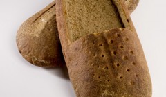 Р энд Е Праспалиаускас (R&E Praspaliauskas), хлебная обувь (Bread Shoes).