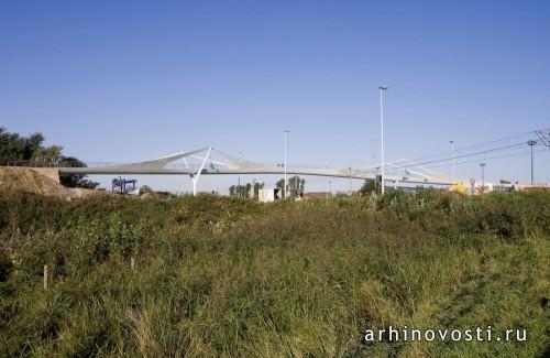 Пешеходный мост в городе Кнокке (Knokke Footbridge), автор проекта Ней и Партнерс (Ney & Partners), Бельгия.