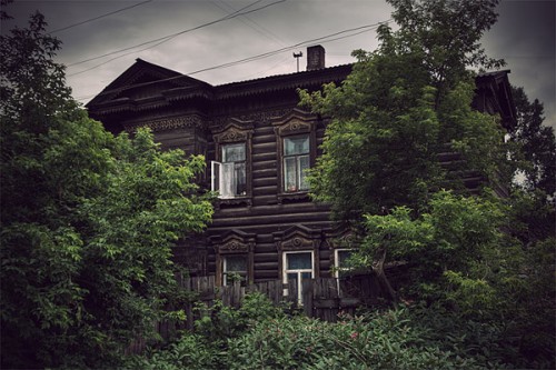 Сибирские деревянные дома. Иркутская область, Россия.