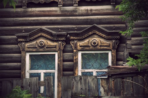 Сибирские деревянные дома. Иркутская область, Россия.