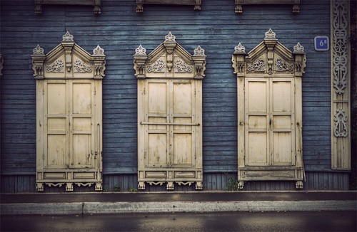 Сибирские деревянные дома. Иркутская область, Россия.