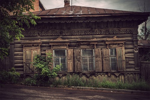 Сибирские деревянные дома. Иркутская область, Россия.