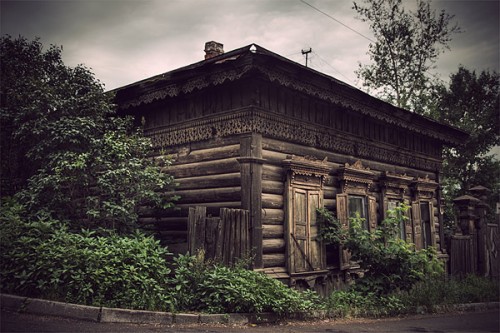 Сибирские деревянные дома. Иркутская область, Россия.