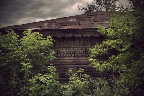 Сибирские деревянные дома. Иркутская область, Россия.