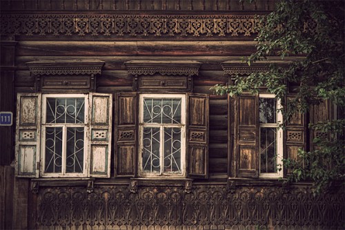 Сибирские деревянные дома. Иркутская область, Россия.