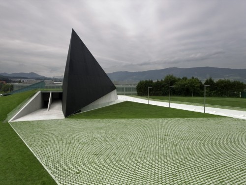 БТЕК (BTEK), международный центр технологий, проект архитектурного бюро ЭйСиИксТи (ACXT).