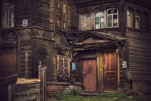Сибирские деревянные дома. Иркутская область, Россия.