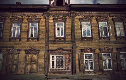 Сибирские деревянные дома. Иркутская область, Россия.