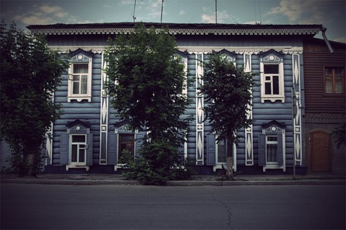 Сибирские деревянные дома. Иркутская область, Россия.