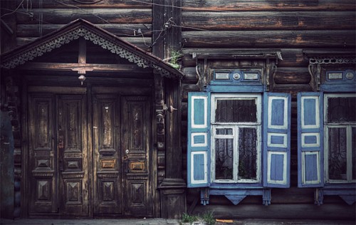 Сибирские деревянные дома. Иркутская область, Россия.