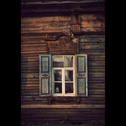 Сибирские деревянные дома. Иркутская область, Россия. Сибирские деревянные дома. Иркутская область, Россия.