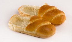 Р энд Е Праспалиаускас (R&E Praspaliauskas), хлебная обувь (Bread Shoes).