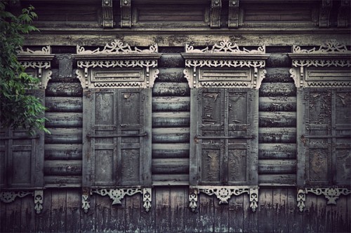 Сибирские деревянные дома. Иркутская область, Россия.