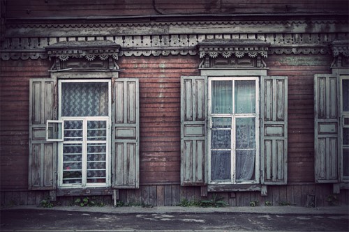Сибирские деревянные дома. Иркутская область, Россия.