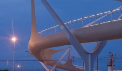 Пешеходный мост в городе Кнокке (Knokke Footbridge), автор проекта Ней и Партнерс (Ney & Partners), Бельгия.