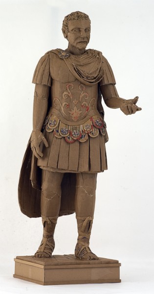 Крис Гилмор (Chris Gilmour), картонные скульптуры, Италия.