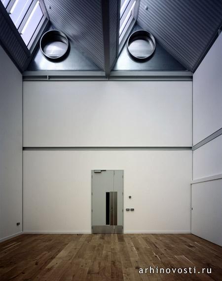 Здание для факультета рисования Королевского колледжа искусств (Royal College of Art), проект лондонских архитекторов из Ховорс Томпкинс (Haworth Tompkins). Лондон, Англия.