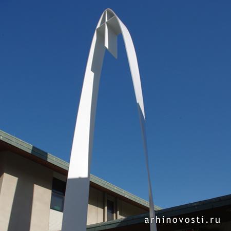 Внешний символ веры от Кензуки Ватанабе (Kensuke Watanabe Architecture Studio). Токорозава, Япония.