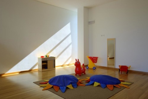 Студия СиСиДи (ccd studio), детский садик "Барбапапа" (Barbapapà), Винола Маре, Италия.