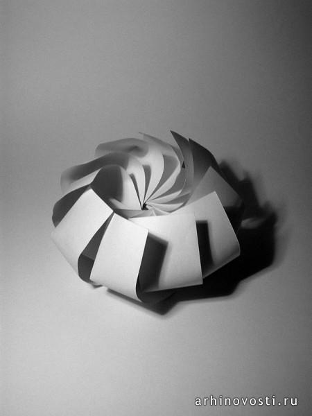 Произведение искусства из бумаги, Ричард Суини (Richard Sweeney).