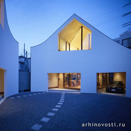 Дом, сделанных из двух домов" (A House Made of Two), жилой проект Акио Наказа (Akio Nakasa), Канагава, Япония.