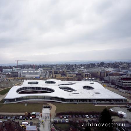 Университетский образовательный центр Ролекс (Rolex Learning Center), Швейцария, 2009, проект японского бюро САНАА (SANAA).