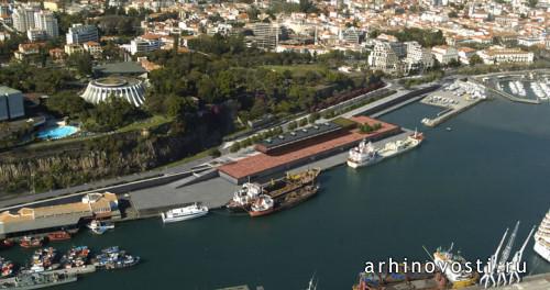 Центр встреч Фунчаль, архитекторы Карлос Круз (Carlos Cruz), Томас Салдаго (Tomás Salgado), Кристина Пикото (Cristina Picoto). Центр встреч Фунчаль, архитекторы Карлос Круз (Carlos Cruz), Томас Салдаго (Tomás Salgado), Кристина Пикото (Cristina Picoto).